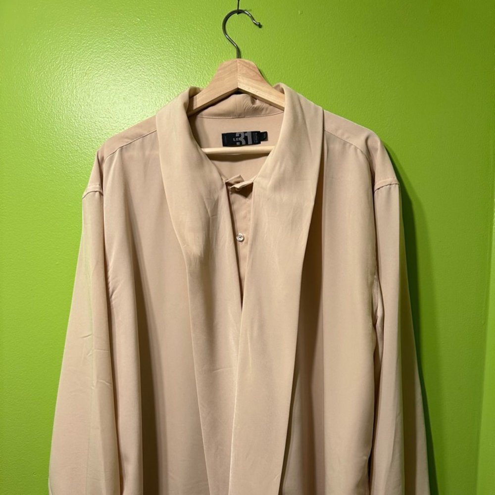 Elegant dress shirt with bow